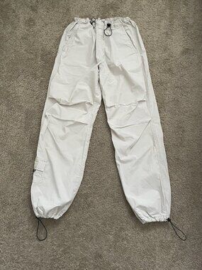 Garage Cream/Tan Low Rise Baggy Cargo Pants!